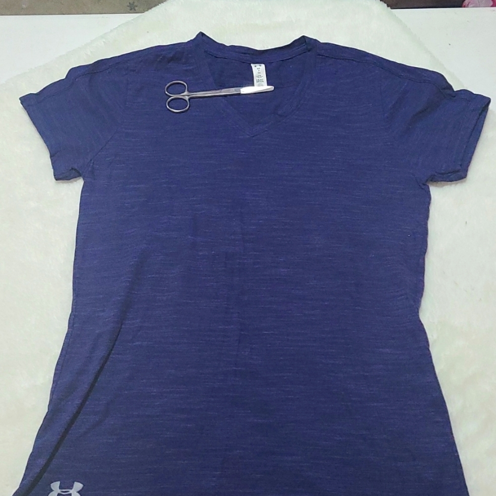 Under Armour Women's T-Shirt Heat Gear Size P-Small Blue